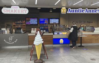 Auntie Anne's Pretzels exterior
