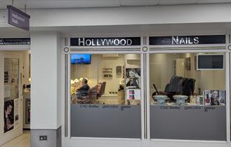 Hollywood Nails exterior