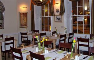 Daphne restaurant interior