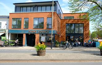 Fioro Lounge Exterior