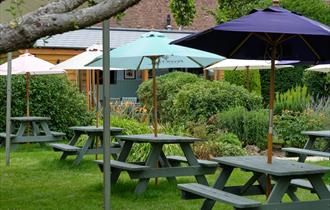 The Plough Prestbury garden