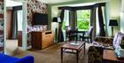 Ramada by Wyndham Cheltenham - Suite