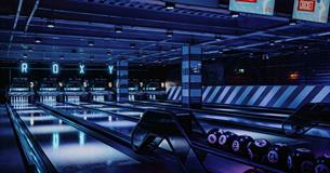 Ten pin bowling alley