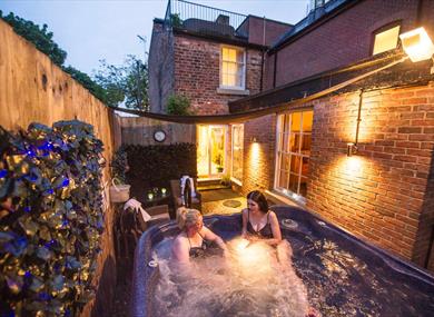 Hot Tubs at Chester Apartments