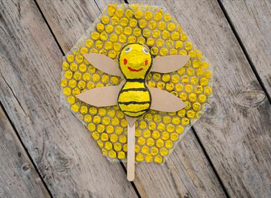 Bee themed crafts,weaver hall musuem,kids activities,crafts