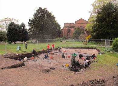 Training Dig Afternoon,archaeology,site tours.Grosvenor Museun