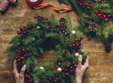 Christmas wreath making,quarry bank,national trust,christmas