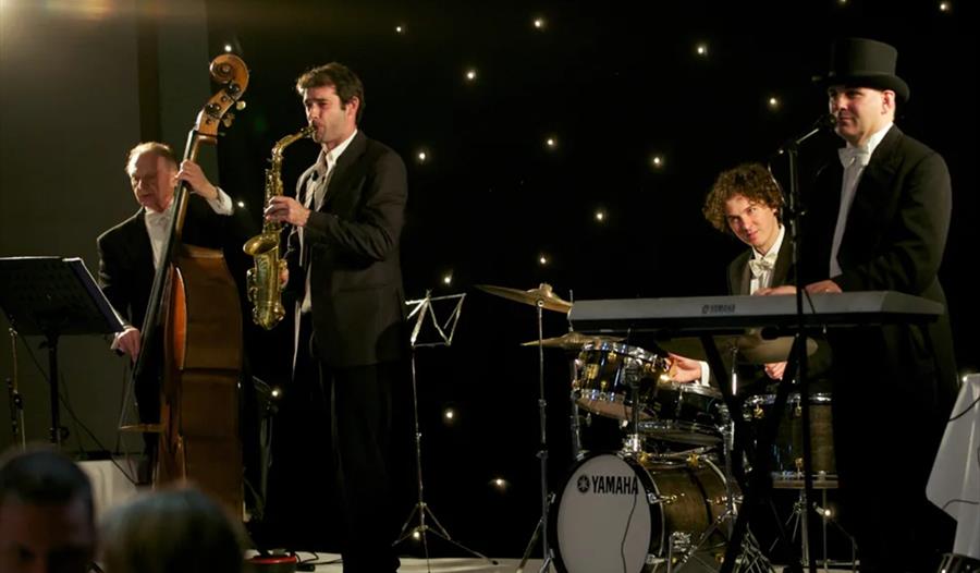 Swing band,live music,buffet