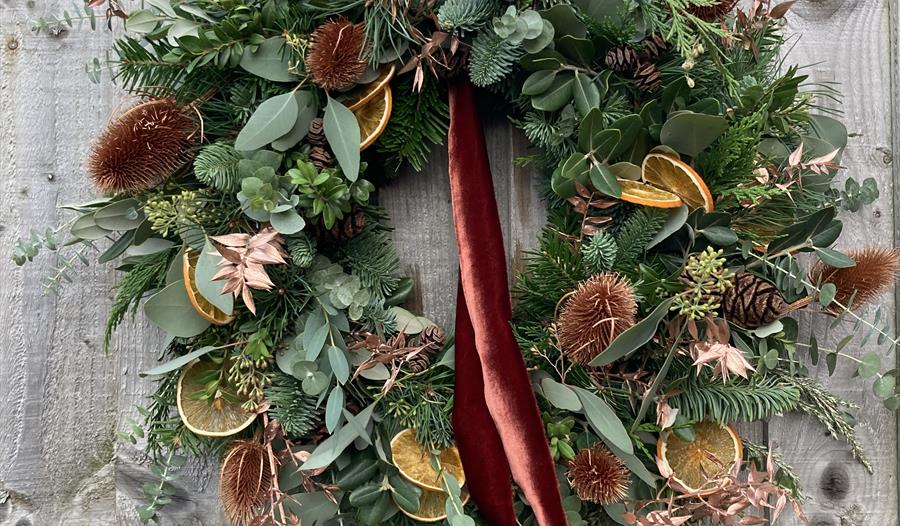 luxury christmas wreath making,workshop,christmas crafts