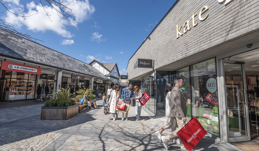 cheshire oaks,family & friends event,members,exclusive,shopping