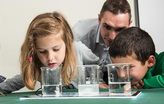 hands on workshop,school summer holidays,family activities,catalyst science discovery centre