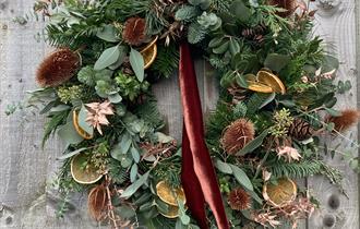 luxury christmas wreath making,workshop,christmas crafts