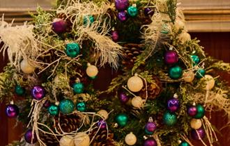 wreath making,oddfellows,christmas crafts