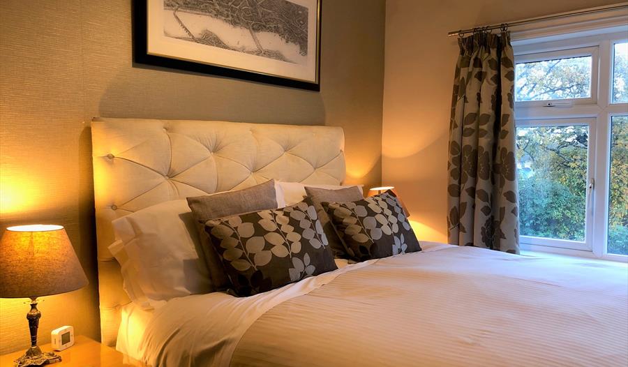 Kingsize bed at Goose Green B&B, Cheshire