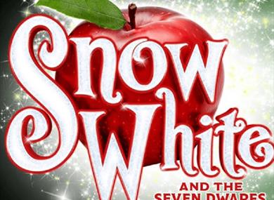 Snow White and the seven dwarfs pantomime poster