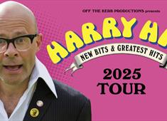 Harry Hill pulling a funny face