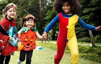 Children-in-Halloween-fancy-dress