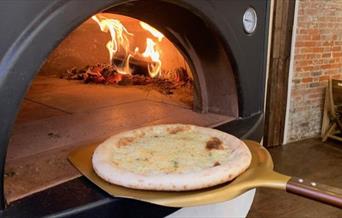 DOUGH&co Pizza in Pizza Oven