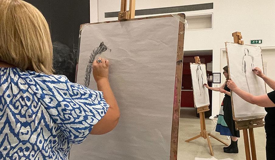Life Drawing with Justine Moss – All levels