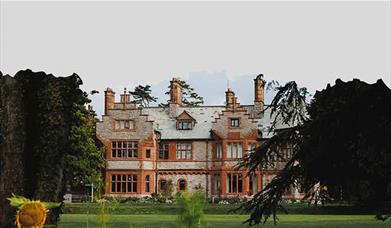 Marchnad y Gwanwyn yng Ngwesty Plas Caer Rhun