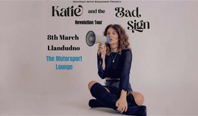 Katie and the Bad Sign yn fyw yn The Motorsport Lounge, Llandudno