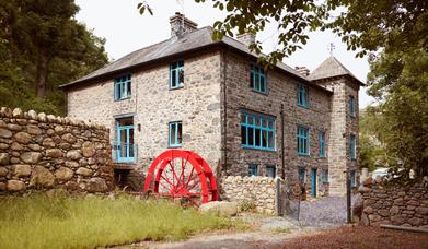 The Little Shed - Ty Pandy - Stone Fronted House