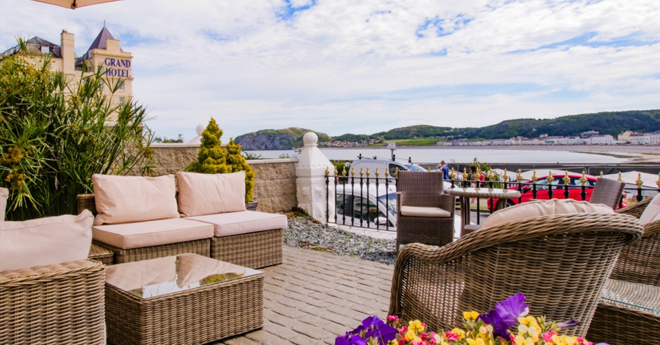 Elm Tree – How To Choose Your Hotel _ Llandudno Is A Charming Seaside Town Located In North Wales_ UK