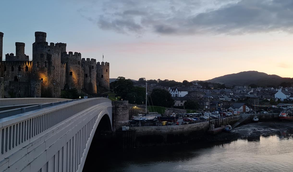 Olygfa o Castell Conwy