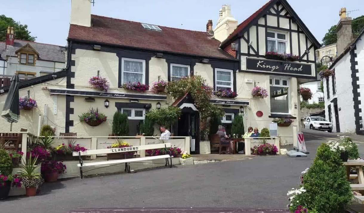 Kings Head (Henry's) - Llandudno - Visit Conwy