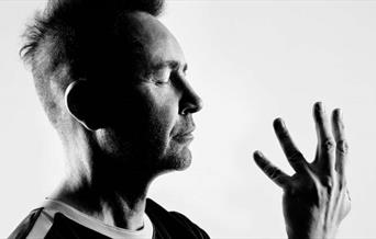 Nigel Kennedy - A Virtuoso Concert Performance
