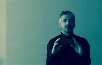 John Bramwell yn y Motorsport Lounge, Llandudno