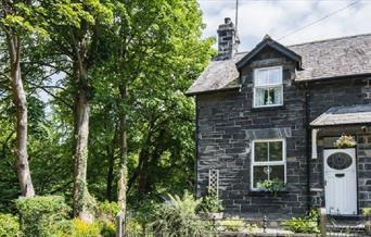 Glan Dulyn Riverside Cottage