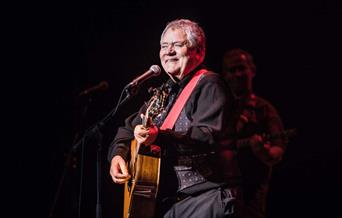 Max Boyce yn Venue Cymru