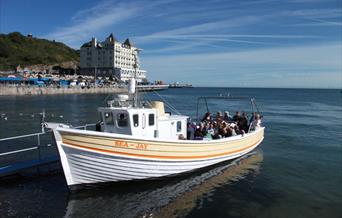 Taith cwch Sea-Jay yn Llandudno