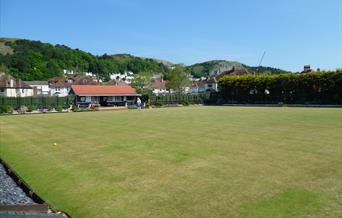 Clwb Bowlio'r Oval, Llandudno