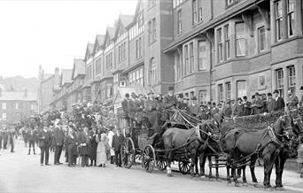 Victorian photograph of horse drawn carriage and crowds of people, Penrhyn Road, Colwyn Bay