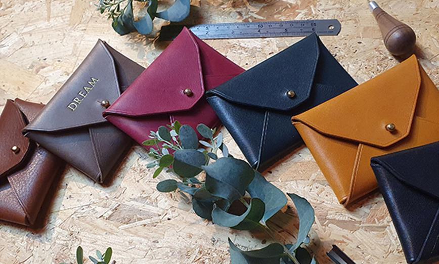 eShop Oxfordshire - leatherworking by Hands of Tym