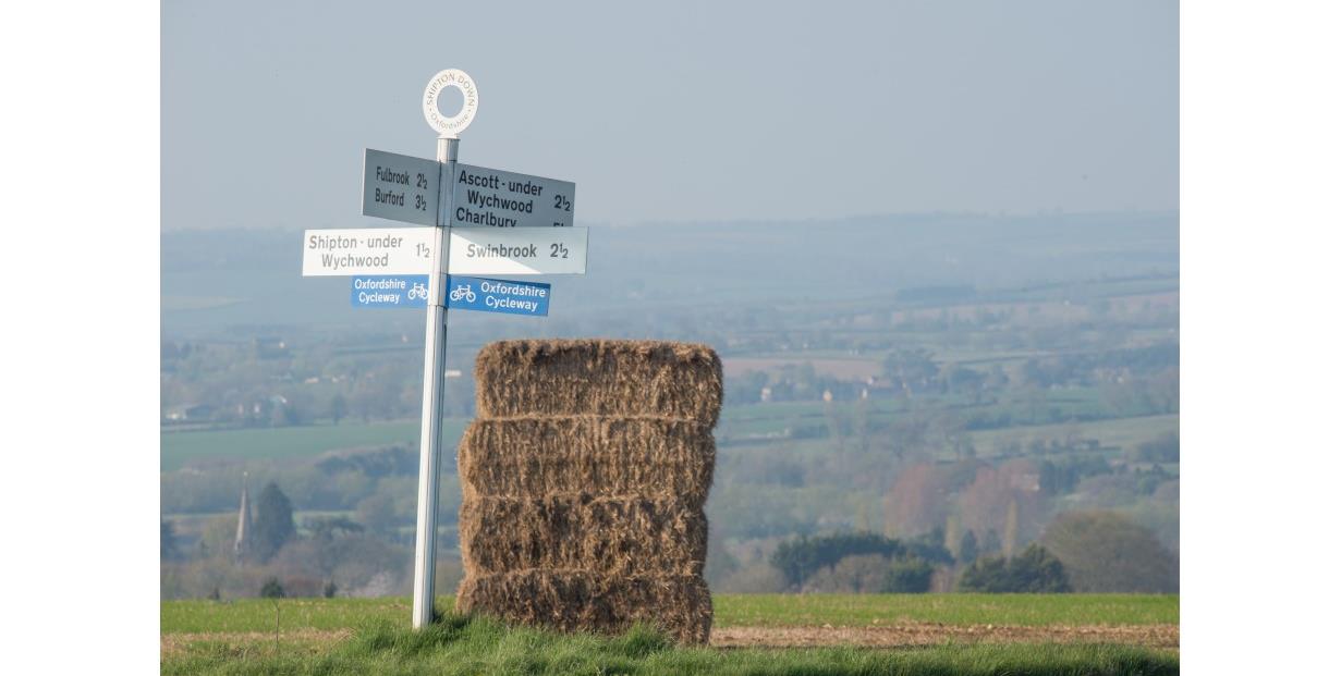 The Oxfordshire Way near Shipton-under-Wychwood
