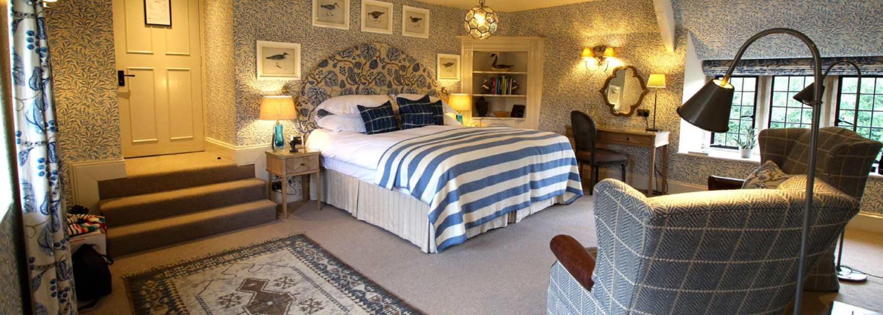 A bedroom at The Lamb Inn in Burford