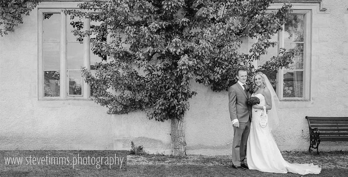 A wedding at Cogges Manor Farm (photo - Steve Timms)