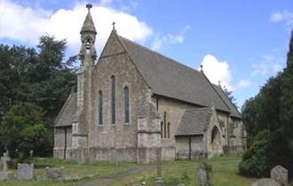 St John The Evangelist Church in Hailey (photo courtesy www.oxfordshirechurches.info)