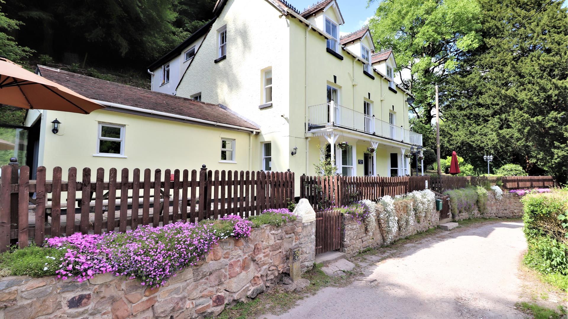 Dog friendly best sale cottages wye valley