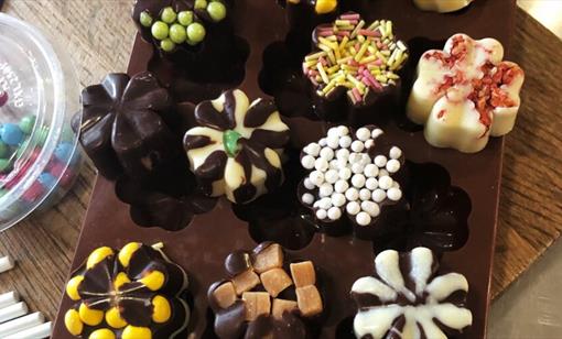 Kids Cookery - Flowers and Bees Chocolates
