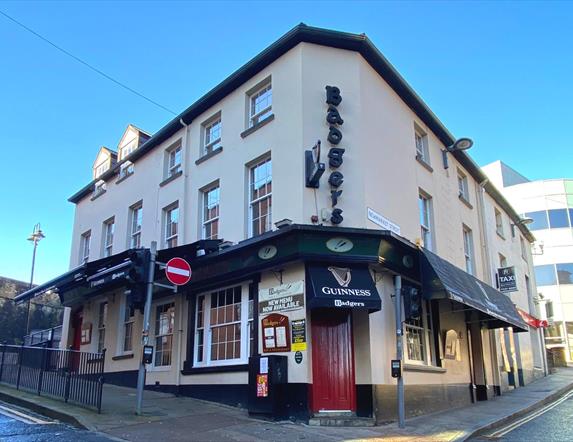 Badgers Bar And Restaurant