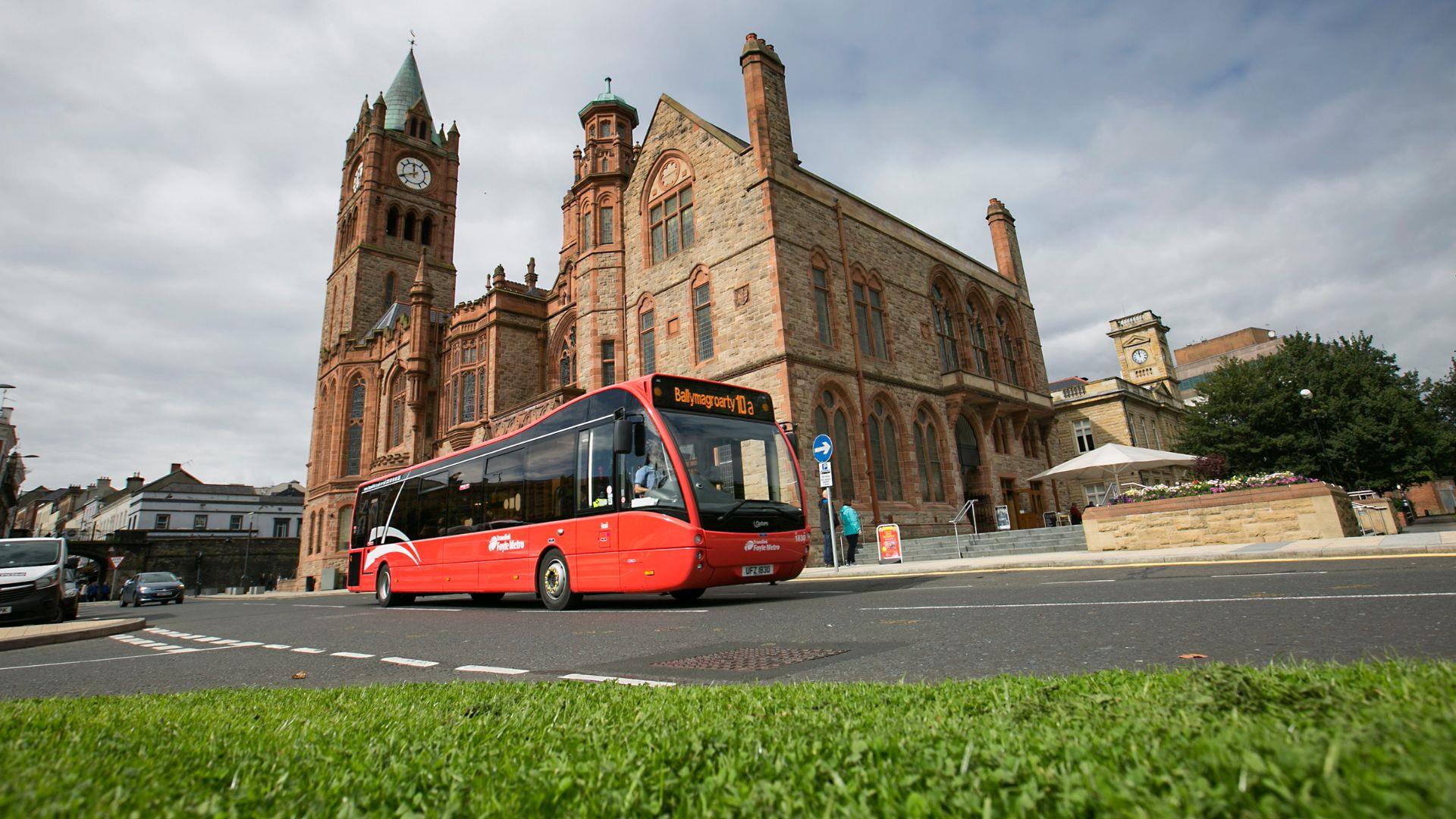 Найдите самые дешевые билеты на автобус Derry-Londonderry – Голуэй