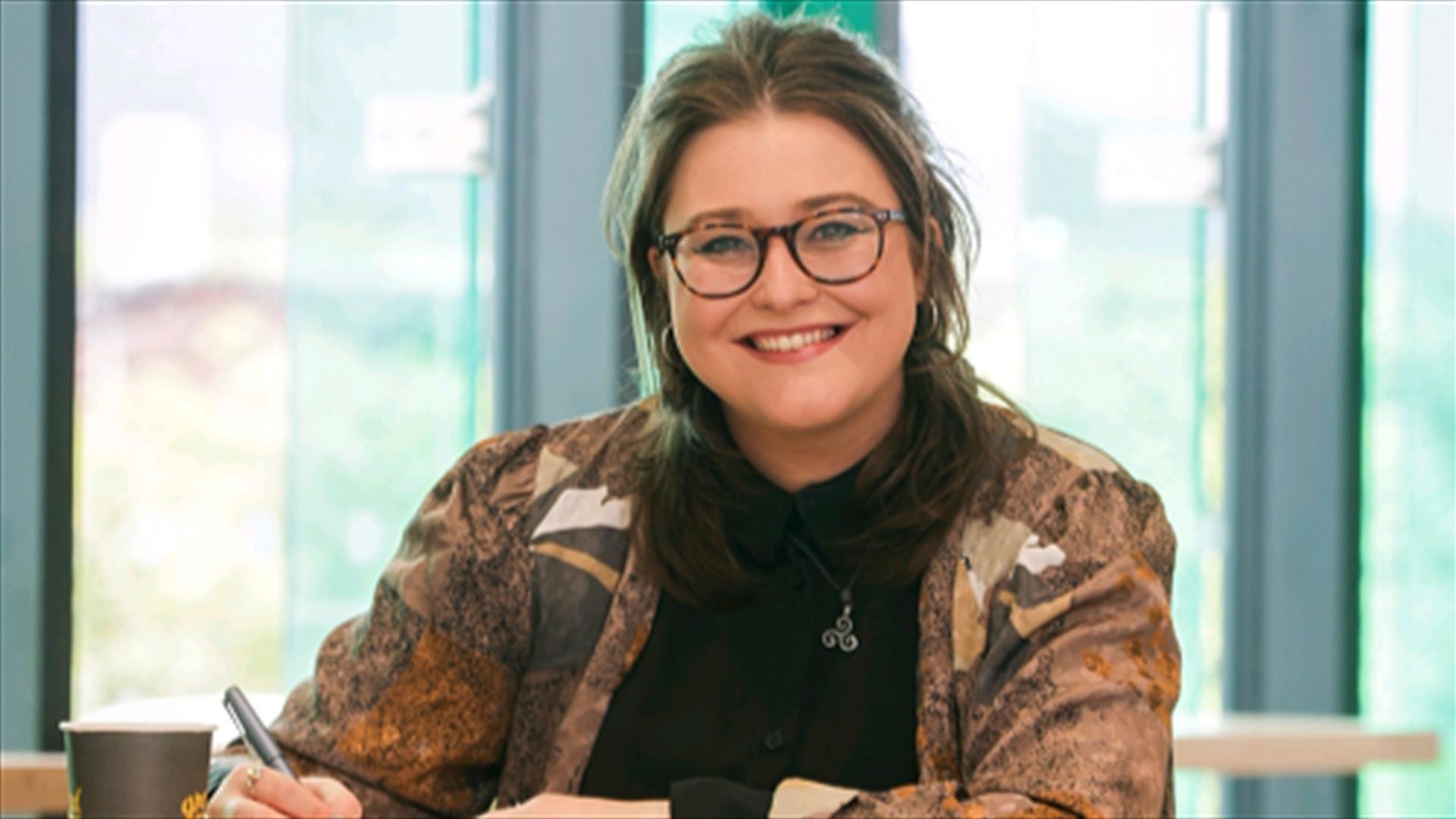 Poetry Book Club With Niamh McNally