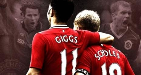 Giggs and Scholes in their jerseys.