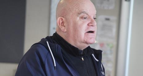 Máirtín ag labhairt