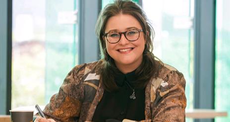 Poetry Book Club With Niamh McNally