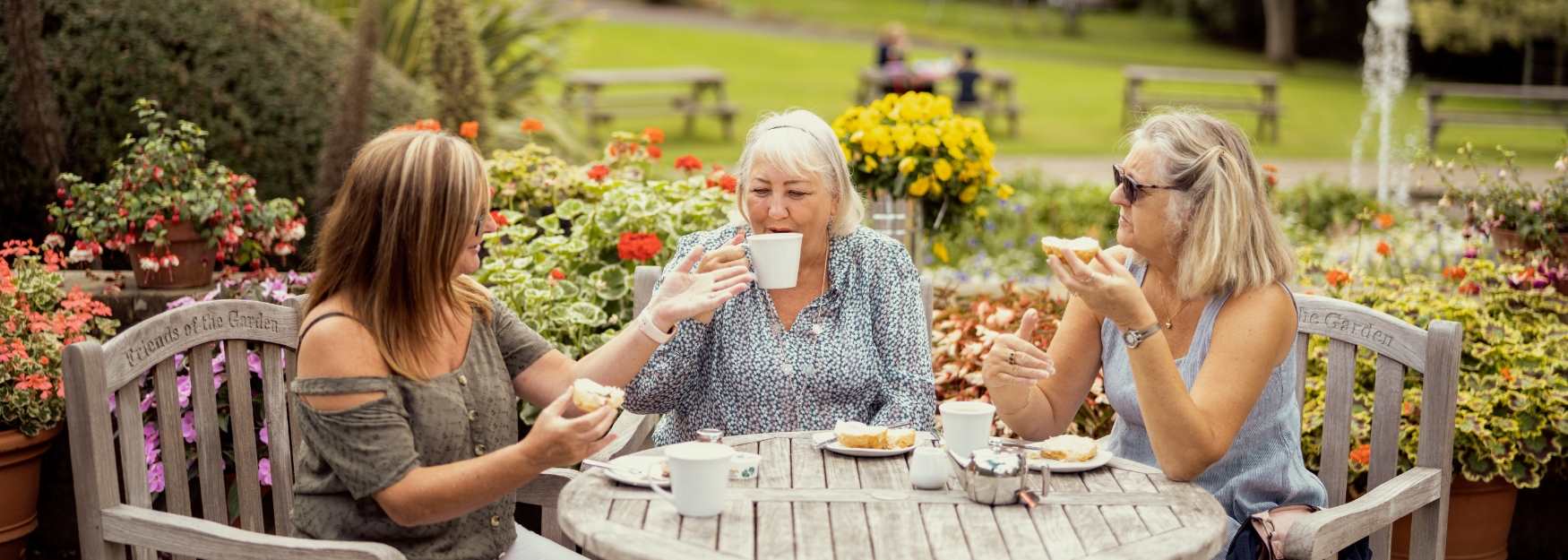 People having tea at the Botanic Gardens